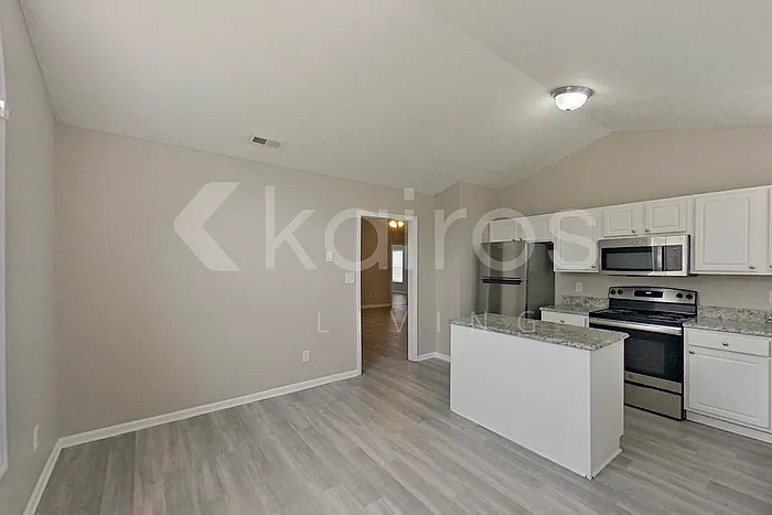 150 Chapel Hill Dr — Photo 5