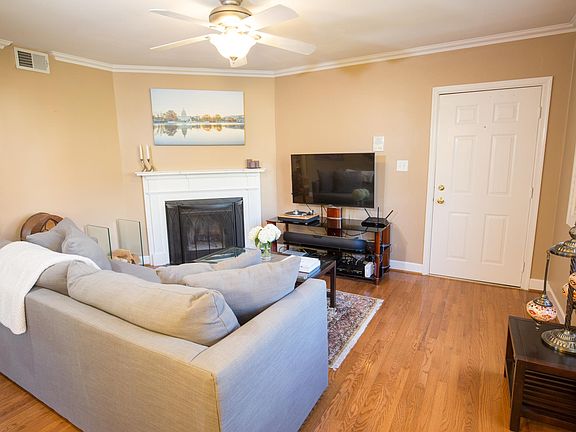 3rd image of 1105 N Pitt St APT 2C