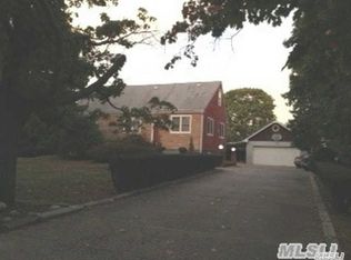 1549 Heckscher Ave, Bay Shore, NY 11706