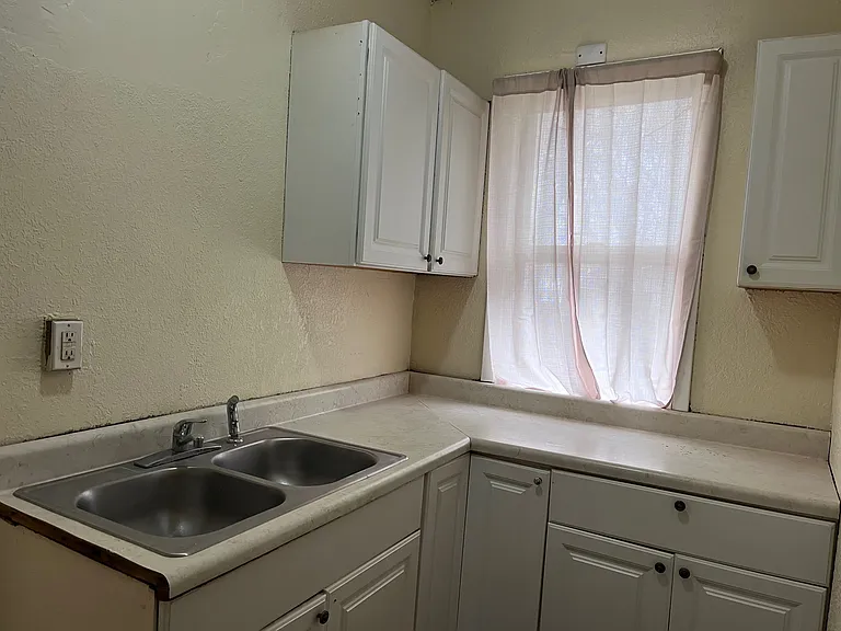 326 Western Ave #2 — Photo 5