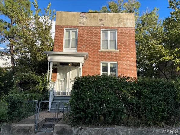 1816 Annie Malone Dr, Saint Louis, MO 63113