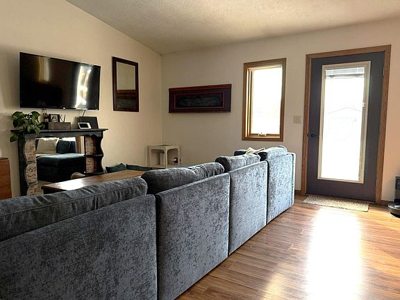 5th image of 313 Washington St