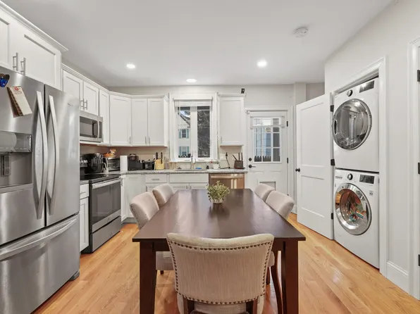 22 Henderson St Unit 1, Somerville, MA 02145