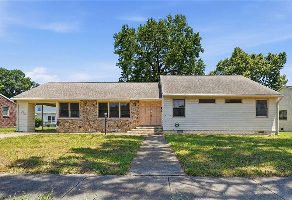 1st image of 223 Woodbury Forrest Dr