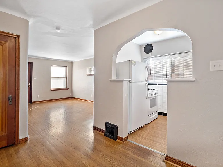 4951 Parker Ave #1F — Photo 9
