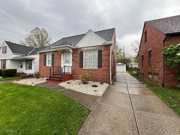 3rd image of 12008 Darlington Ave