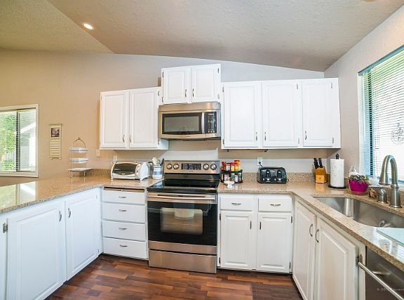 3rd image of 8405 55th Ave NE APT 3