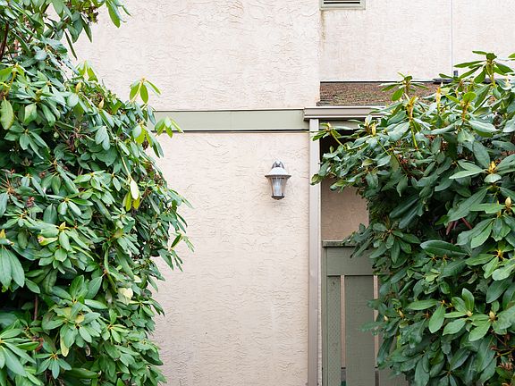2nd image of 10045 NE 138th Pl #1E2