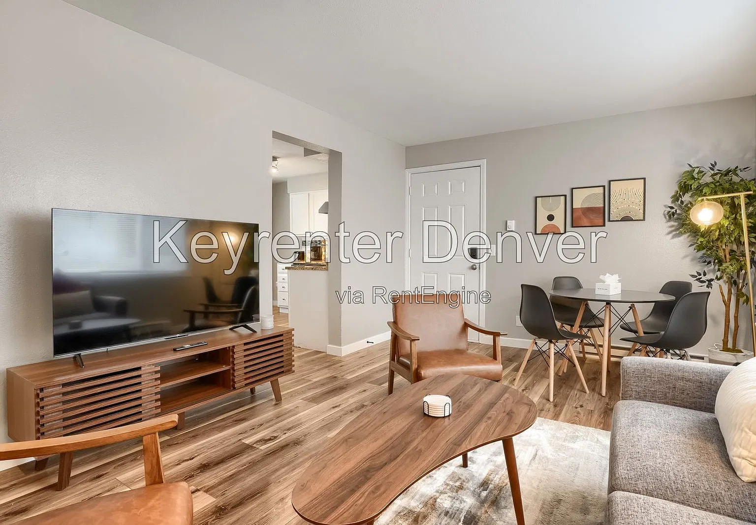 2 bed, 1.0 bath, 705 sqft, $1,800 — Photo 4