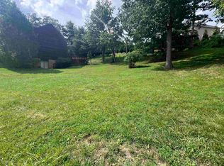 44 Carriage Ln, Huntington, WV 25705