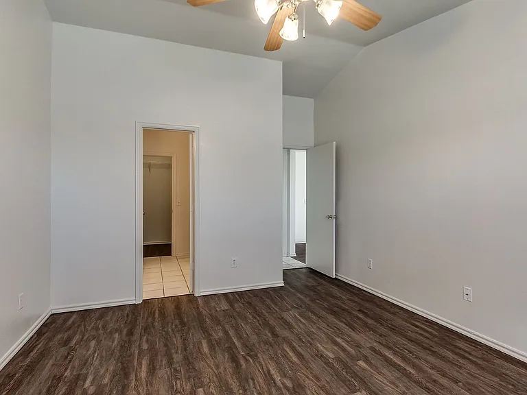 1640 High Cir — Photo 9