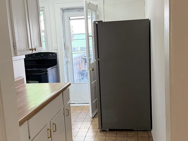 53 Fleetwood Ave — Photo 8