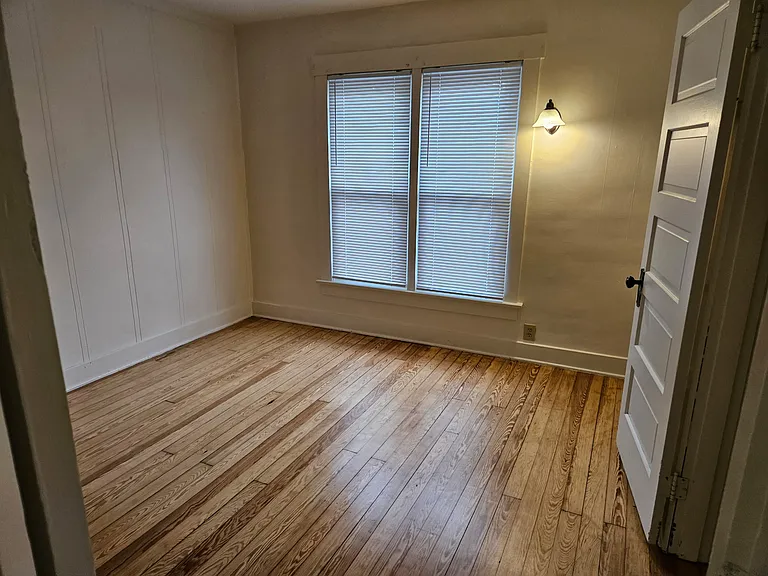 637 Creighton Ave — Photo 9