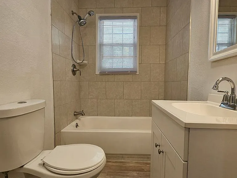 212 Middle St — Photo 11