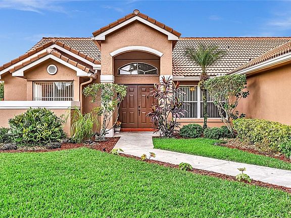 3rd image of 12594 SW 8th Court
