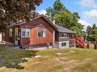 3338 2nd St, Cumberland, BC