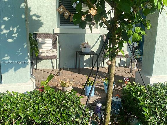3rd image of 5110 Eucalyptus Dr Unit 3