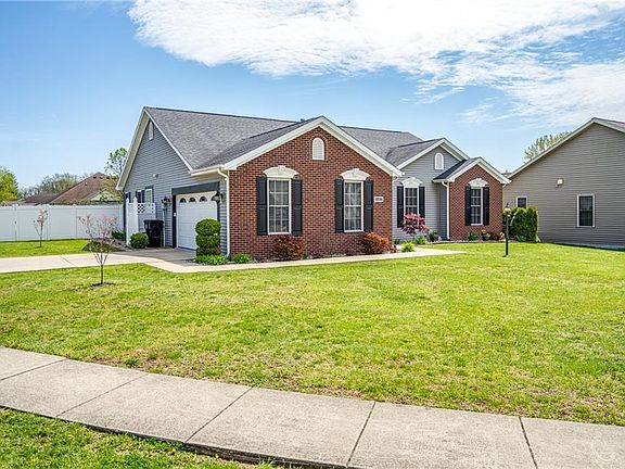 3rd image of 1036 Woodberry Ln