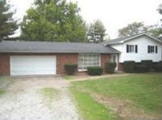 301 Hillcrest Dr, Hamilton, IL 62341