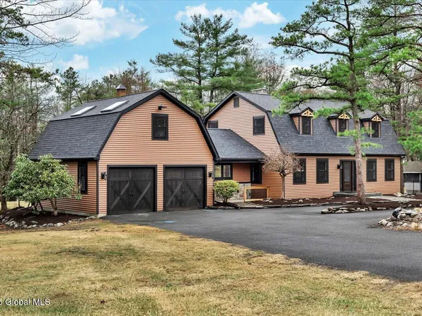 4 Pine Drive South, Nassau, NY 12123