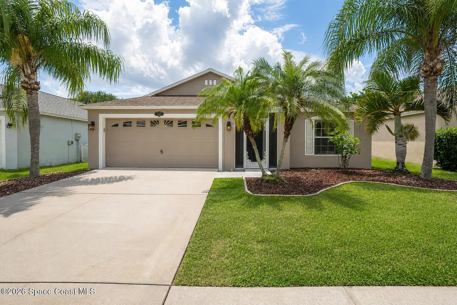 4 bed, 2.0 bath, 1902 sqft, $2,650 — Photo 1