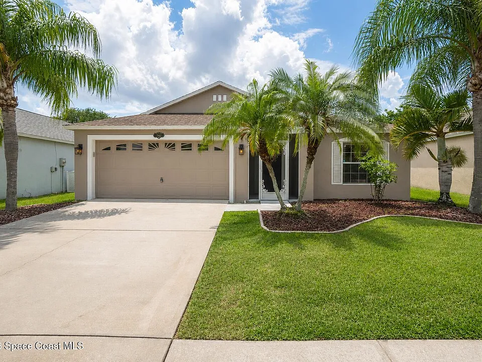2467 Deercroft Dr