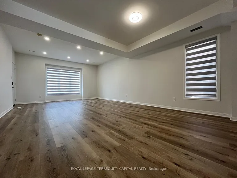 343 Edgehill Dr #UPPER — Photo 25