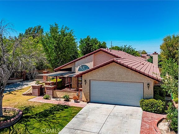 4th image of 3327 Marilynn St