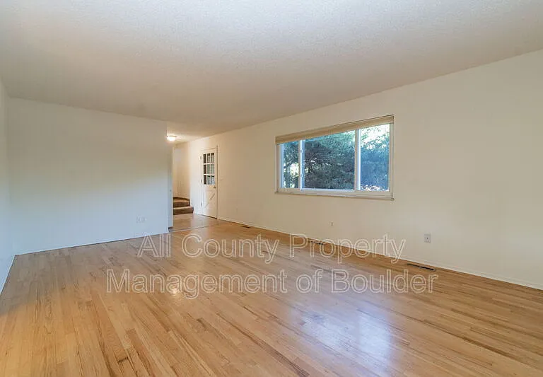 1530 Ithaca Dr — Photo 12