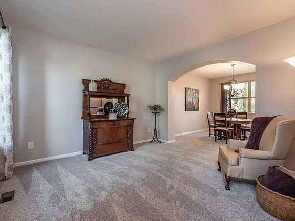 5th image of 618 W Hanna Ave