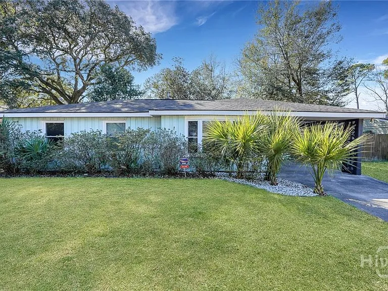2337 Shirley Dr — Photo 3