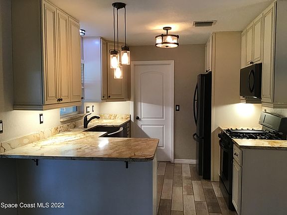 4th image of 2859 Kingston Ln