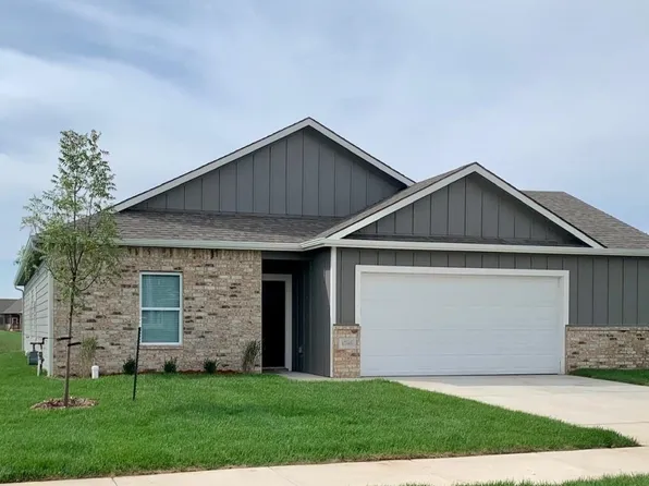 1705 Casey, Newton, KS 67114