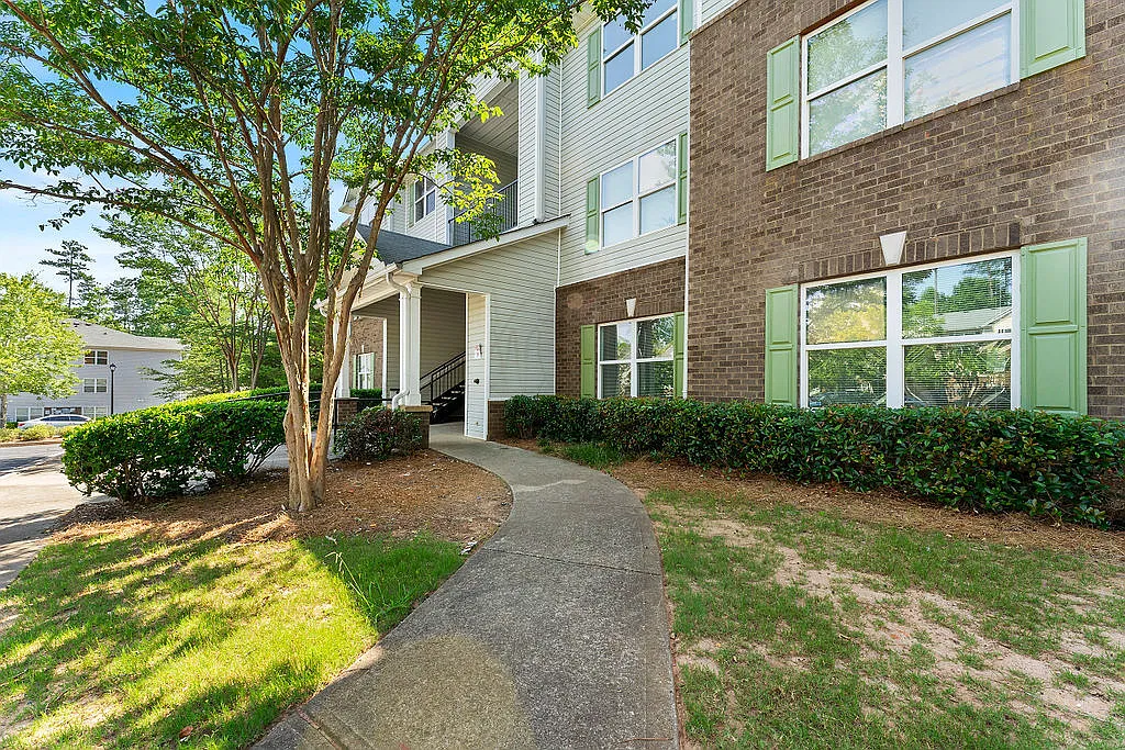 6202 Fairington Ridge Cir — Photo 2