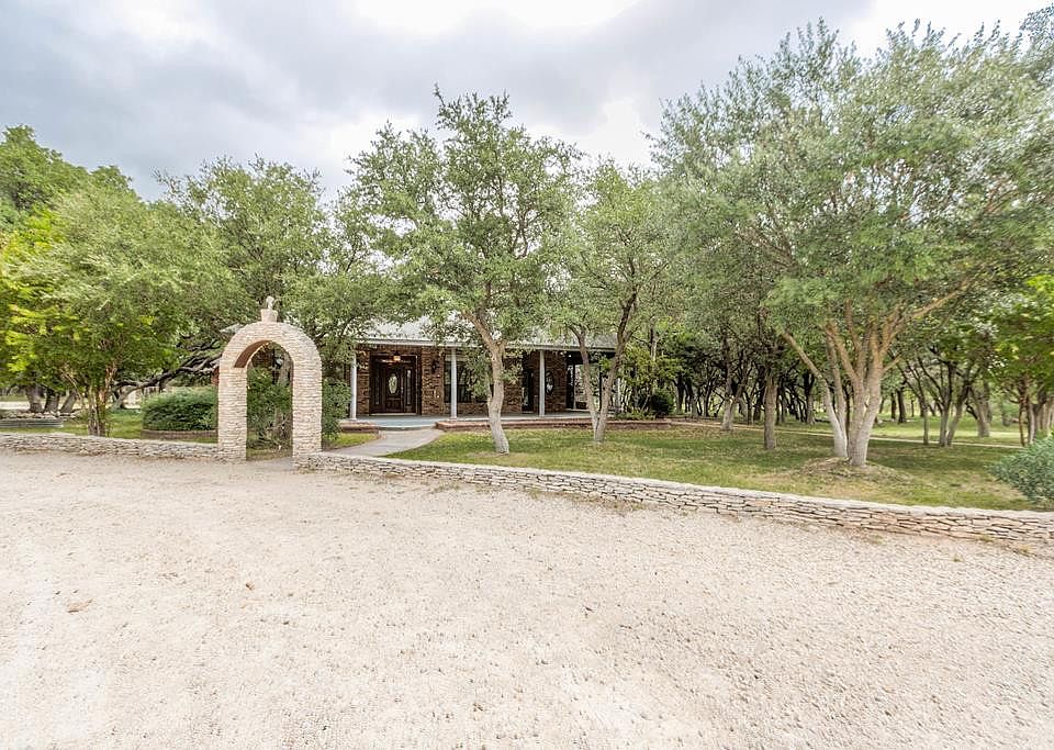 1st image of 6270 Green Oaks Dr