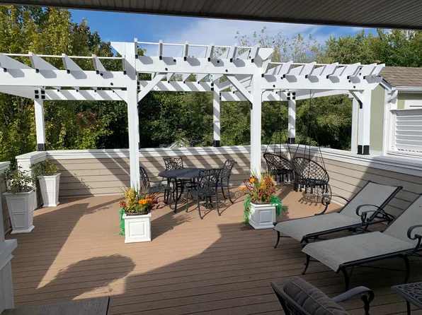 132 School St, Libertyville, IL 60048