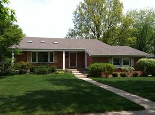 901 N Topanga Dr, Palatine, IL 60074