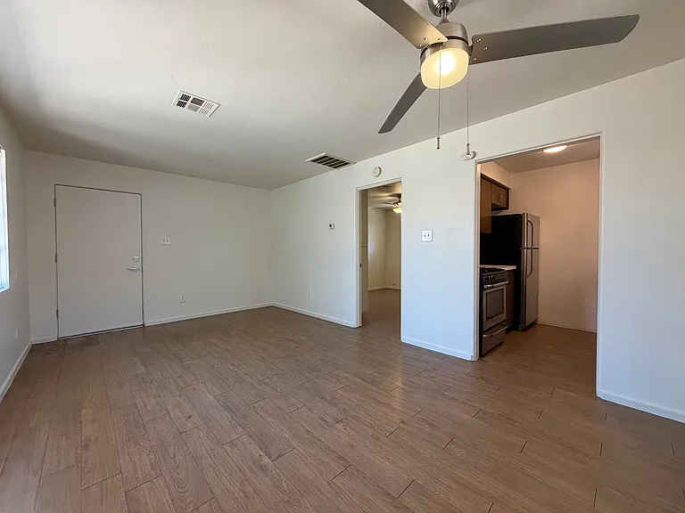 4420 N 8th Ave #3 — Photo 2