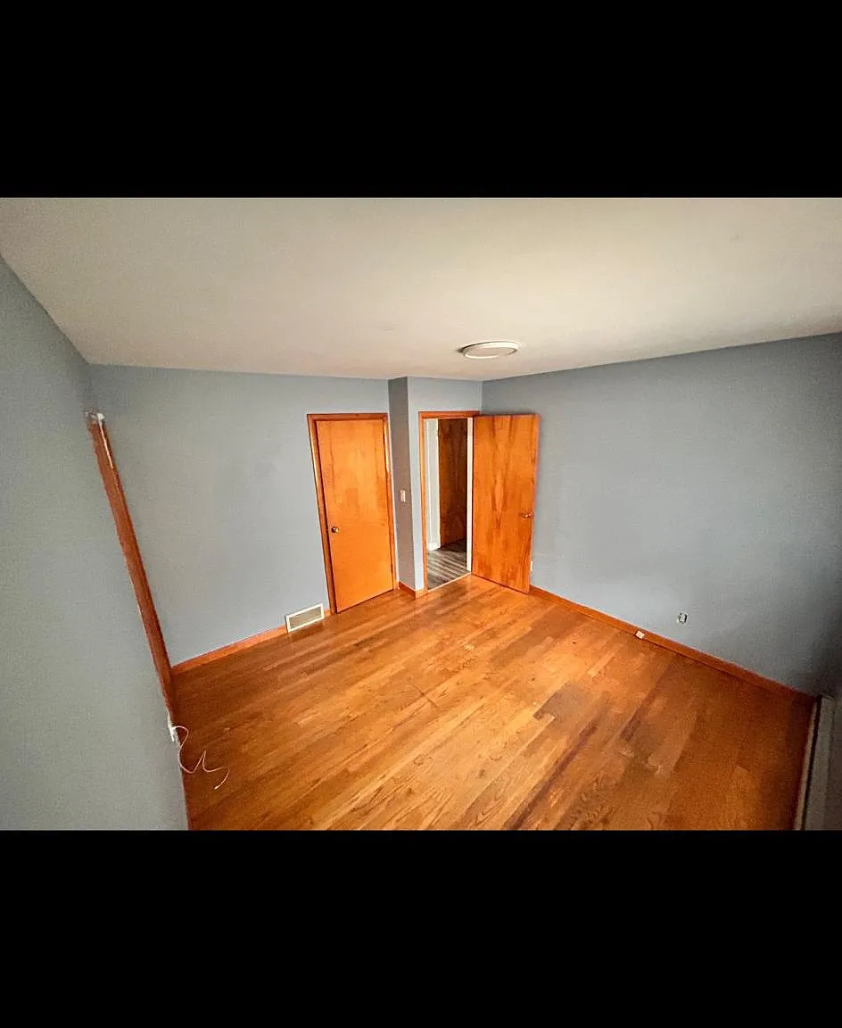 4 bed, 1900 sqft, $1,650 — Photo 1