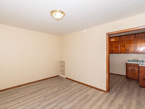 5th image of 2715 Avondale Ave