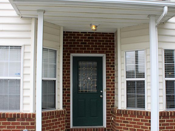 5th image of 107 Belmont Cir