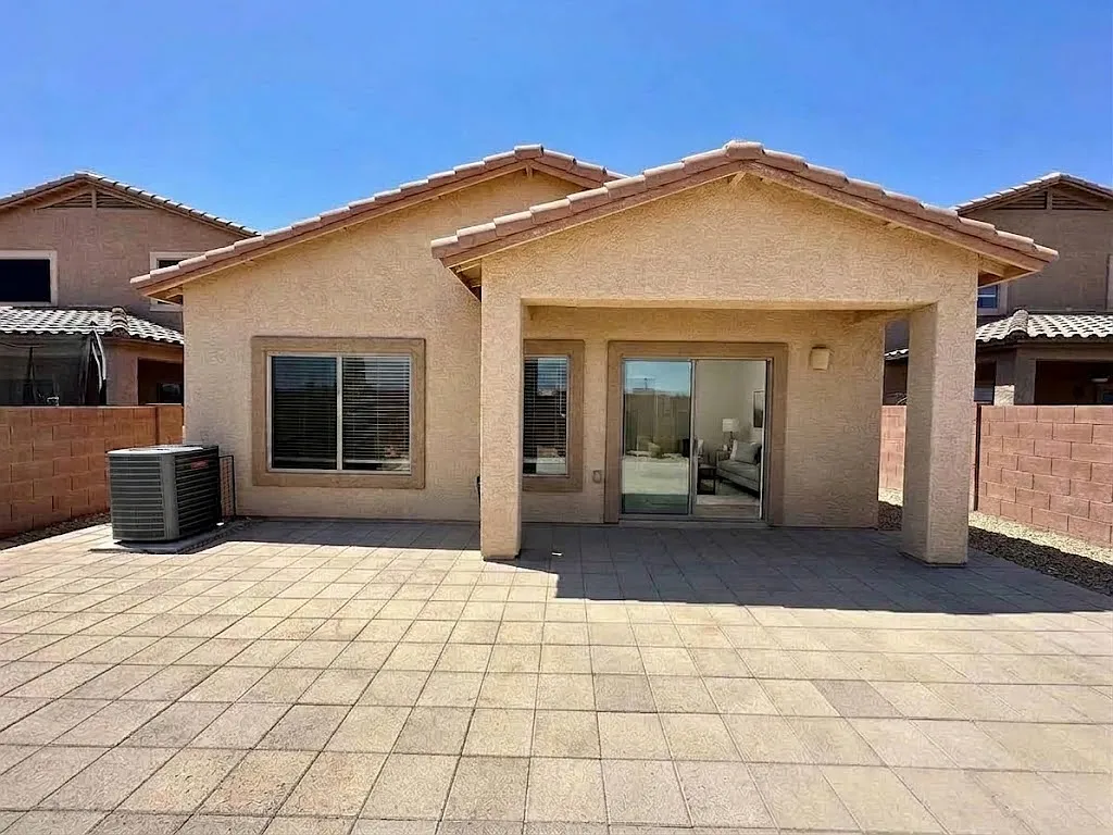 3 bed, 1387 sqft, $1,750 — Photo 2