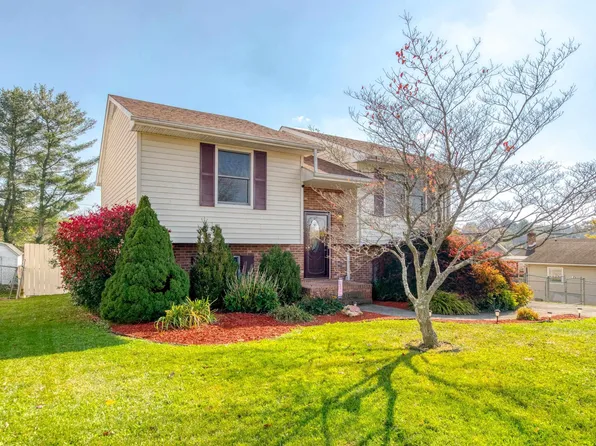 816 6th St, Radford, VA 24141