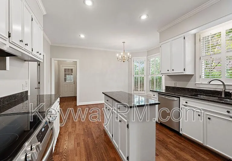 879 Sparkleberry Rd — Photo 9