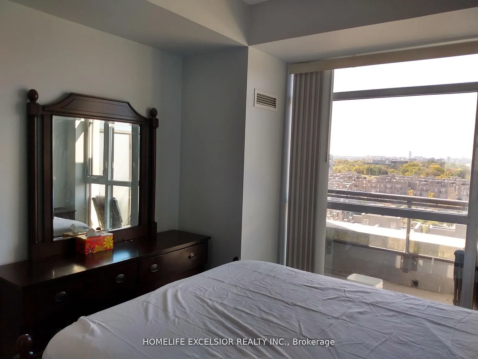 Nexus Condos — Photo 3