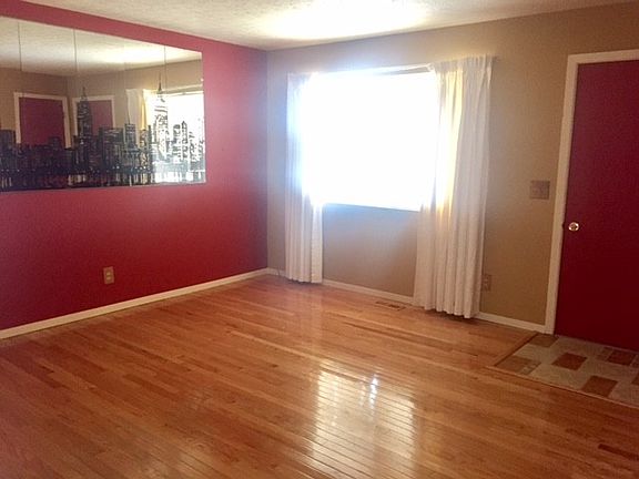 2nd image of 120 Burgess Dr