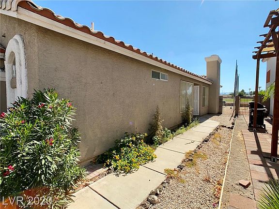 3rd image of 2163 Brassy Dr