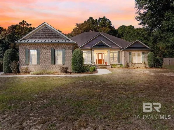 8063 Carolina Cir W, Saraland, AL 36571