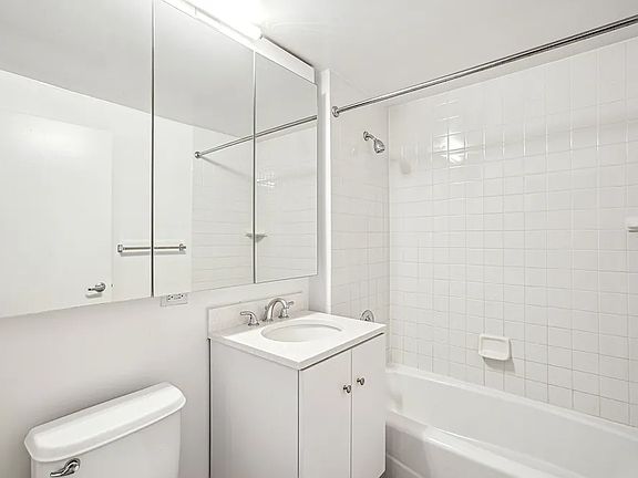 5th image of 229 Chrystie St #430A