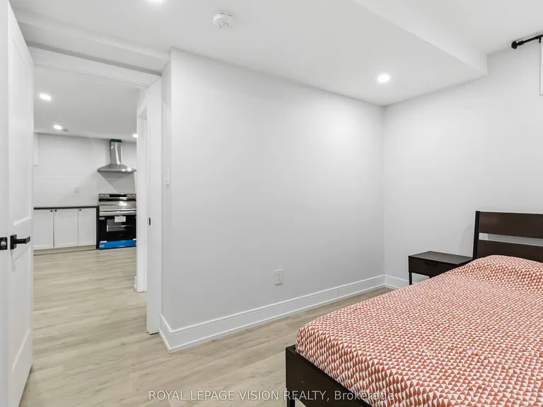 77 Thomas St #LOWER — Photo 19